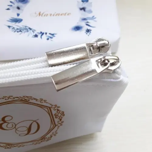 Necessaire Personalizada Azul Serenity Fundo Branco