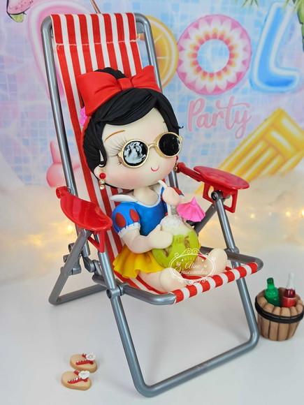 Peça Decorativa Branca de Neve Pool Party Biscuit