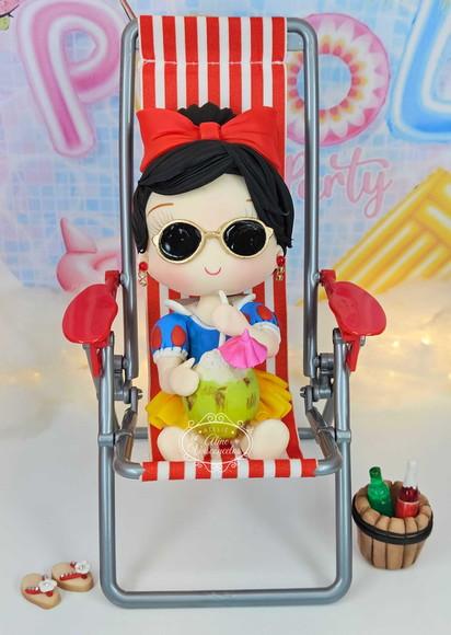 Peça Decorativa Branca de Neve Pool Party Biscuit