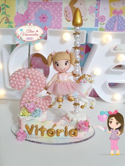 Topo de Bolo Carrossel Personalizado em Biscuit