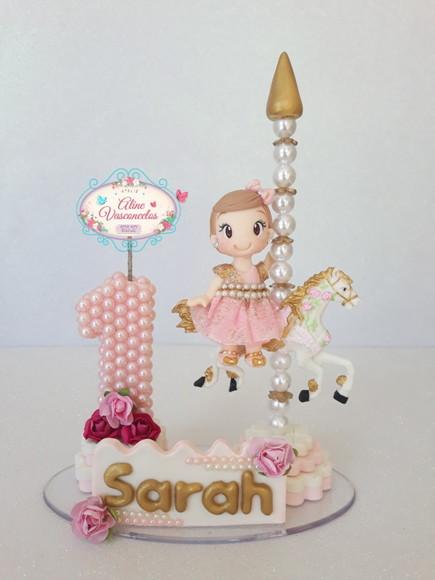 Topo de Bolo Carrossel Personalizado em Biscuit