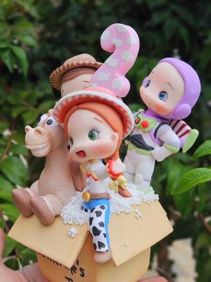 Topo de Bolo com Vela Toy Story em Biscuit/ Caixa Brinquedos