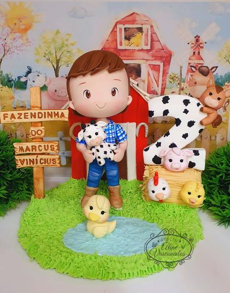 Topo de Bolo Fazendinha Personalizado em Biscuit