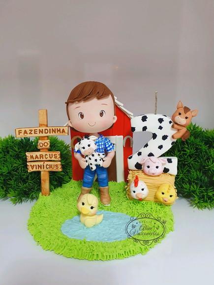 Topo de Bolo Fazendinha Personalizado em Biscuit