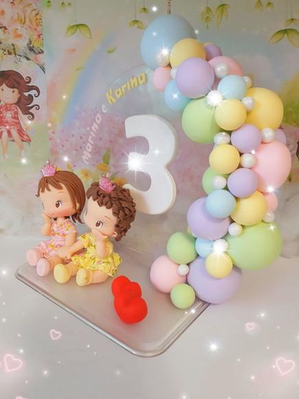 Topo de Bolo Realeza Gemêas Personalizadas em Biscuit
