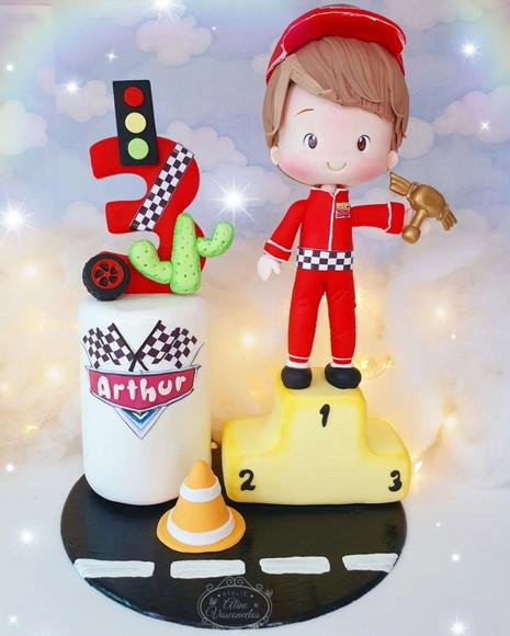 Topo de Bolo Tema Carro Personalizado em Biscuit