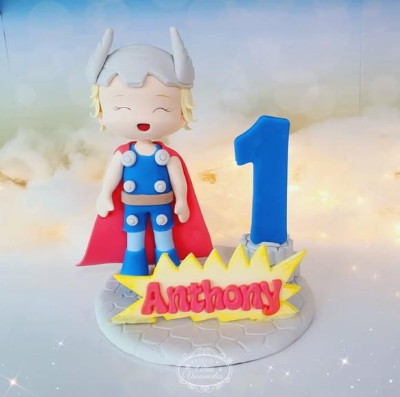 Topo de Bolo Thor (vingadores) em Biscuit