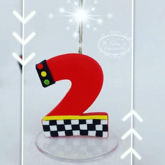 Vela Aniversario Tema Carros em Biscuit