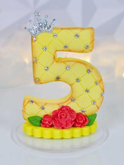 Vela de Aniversário Bela (bela e a Fera) em Biscuit