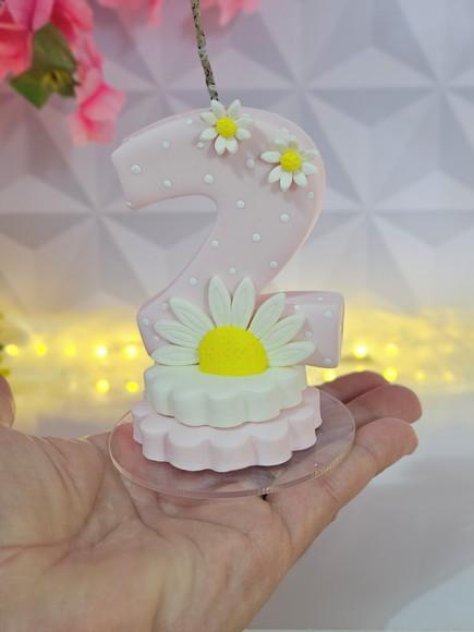 Vela de Aniversário Jardim das Margaridas em Biscuit
