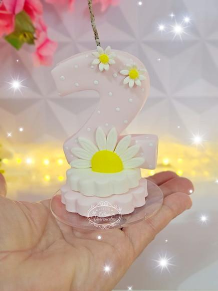 Vela de Aniversário Jardim das Margaridas em Biscuit