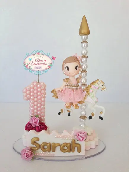 Topo de Bolo Carrossel Personalizado em Biscuit