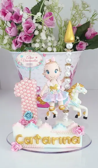 Topo de Bolo Carrossel Personalizado em Biscuit