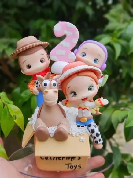 Topo de Bolo com Vela Toy Story em Biscuit/ Caixa Brinquedos