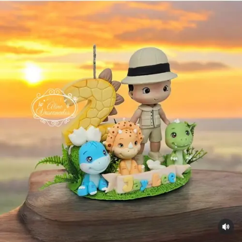 Topo de Bolo Dinossauro Baby Personalizado em Biscuit