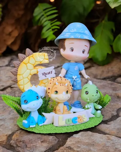 Topo de Bolo Dinossauro Baby Personalizado em Biscuit