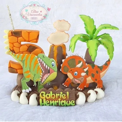 Topo de Bolo Dinossauro em Biscuit