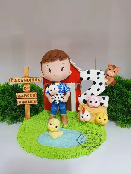 Topo de Bolo Fazendinha Personalizado em Biscuit