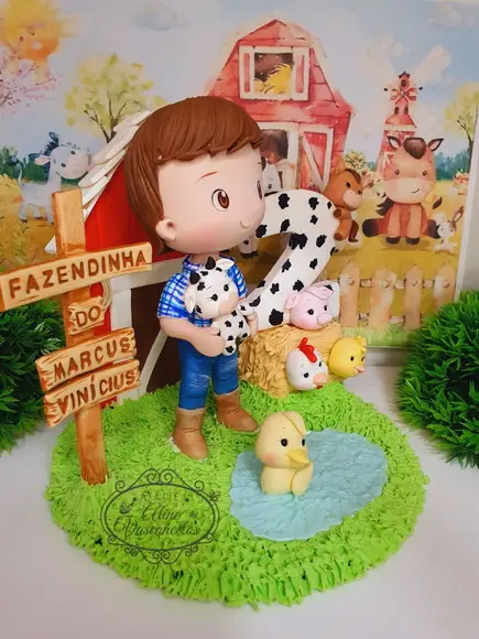 Topo de Bolo Fazendinha Personalizado em Biscuit