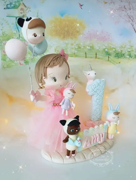 Topo de Bolo Metoo Doll em Biscuit