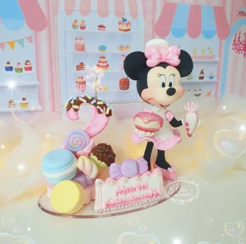 Topo de Bolo Minnie Confeiteira em Biscuit