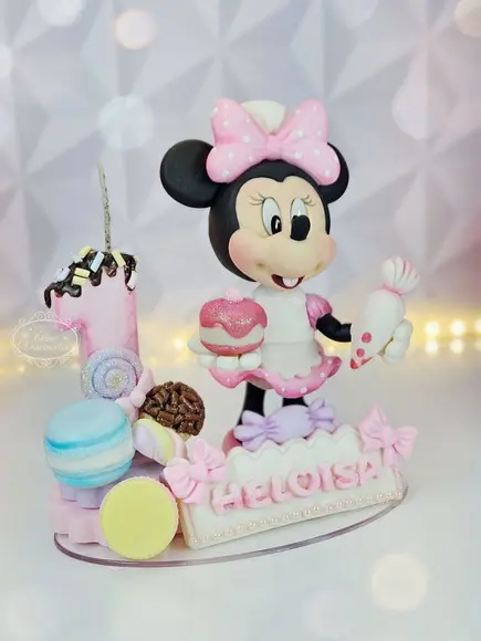 Topo de Bolo Minnie Confeiteira em Biscuit