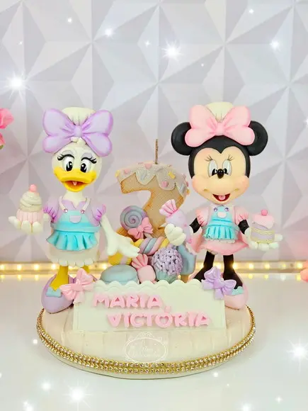 Topo de Bolo Minnie e Margarida Confeiteiras em Biscuit