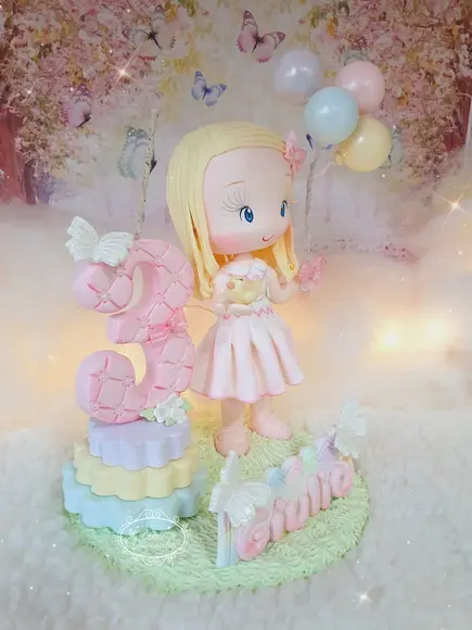 Topo de Bolo Personalizado Jardim Encantado em Biscuit
