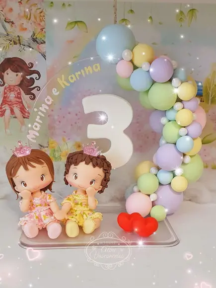 Topo de Bolo Realeza Gemêas Personalizadas em Biscuit