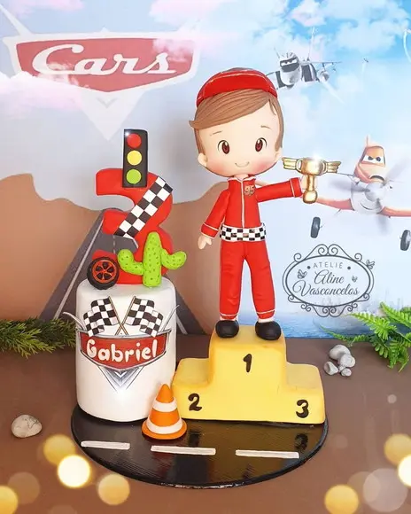 Topo de Bolo Tema Carro Personalizado em Biscuit