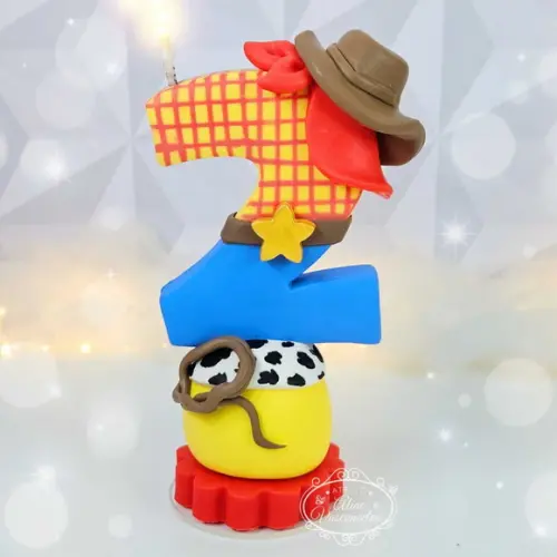 Vela de Aniversário Woody Toy Story em Biscuit