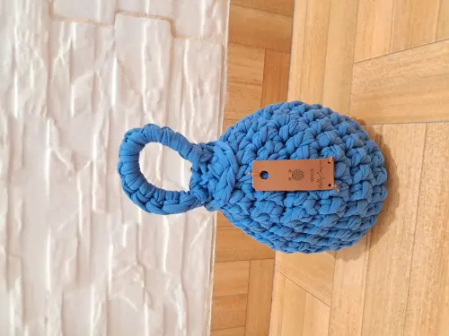 Peso de porta feito em crochê