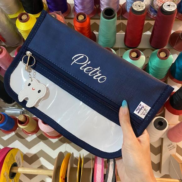 Kit Maleta m Porta Escova e Porta Fraldas com Aba