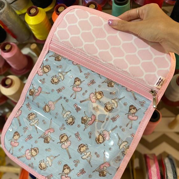 Lugar americano infantil com porta talher