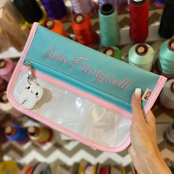 Necessaire porta escova de dente + 3 toalhinhas