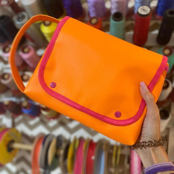Necessaire Porta fraldas e lenços umedecidos