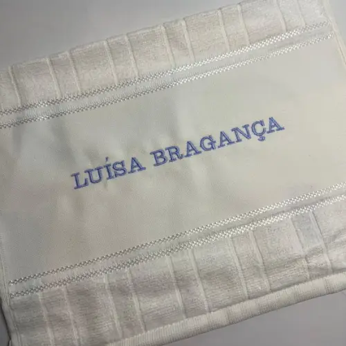 Toalha Pequena Bordada