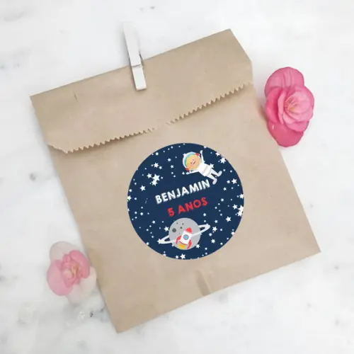 Adesivo redondo para lembrancinha de aniversário Astronauta