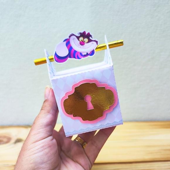 15 Caixas Personalizadas Luxo Alice no Pais das Maravilhas