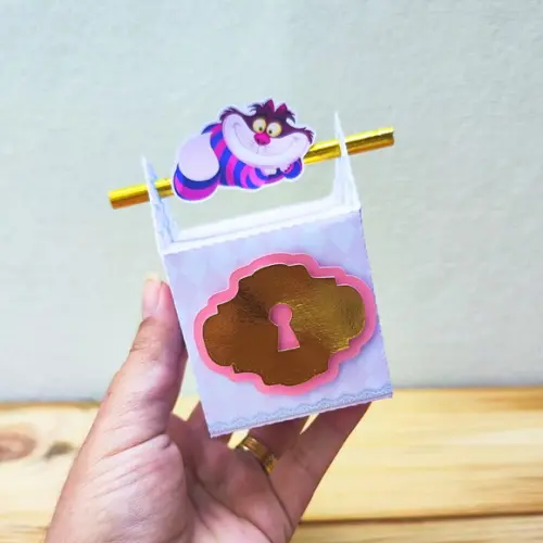 30 Caixas Personalizadas Luxo Alice no Pais das Maravilhas