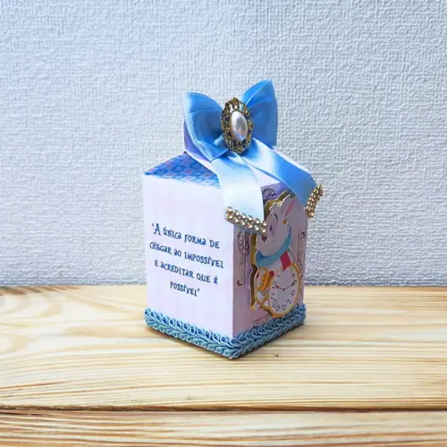 Caixa Milk Luxo Alice no Pais das Maravilhas