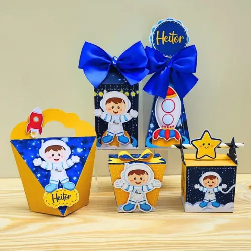 Kit 30 Caixas Personalizadas Astronauta