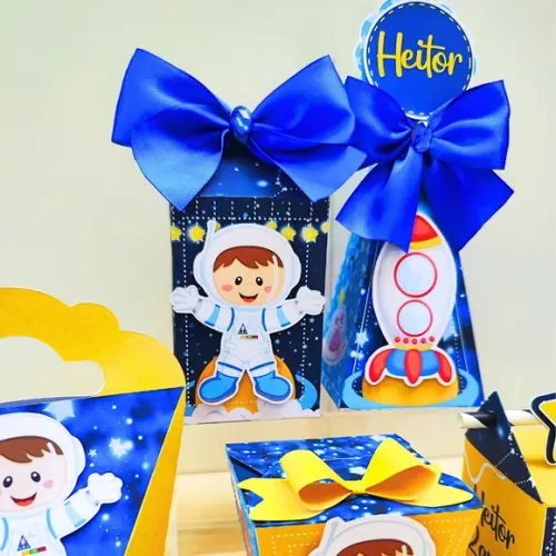 Kit 30 Caixas Personalizadas Astronauta