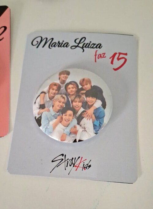 Card com Botton 44mm - Straykids