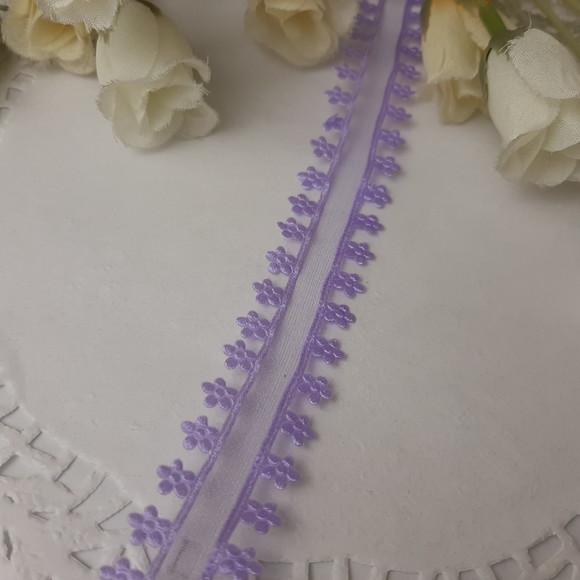 Fita de Voil Lilás com Bordas de Florzinhas Prensadas