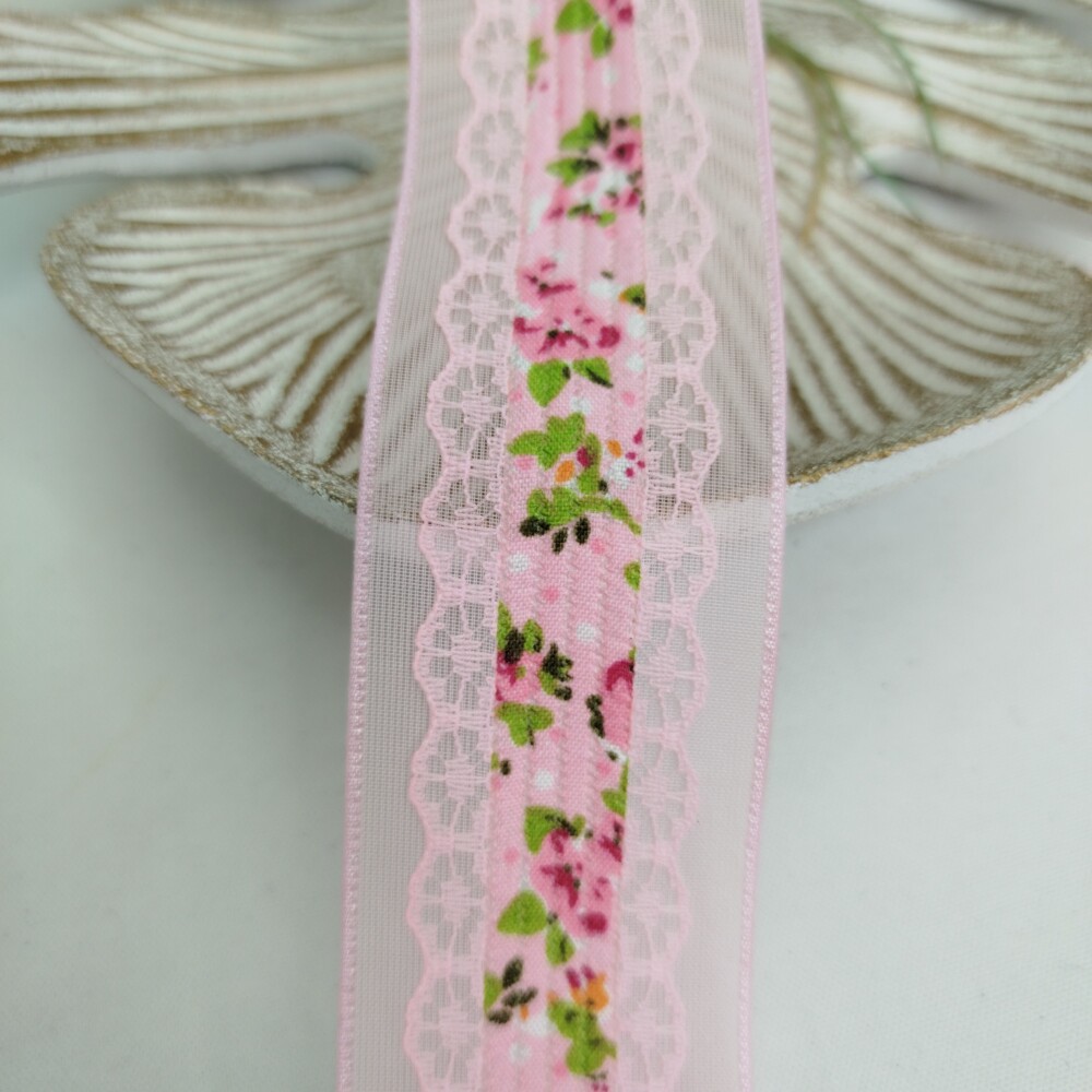 Fita Voil Rosa com Aplique de Rendas e Estampa de Flores - 38 mm
