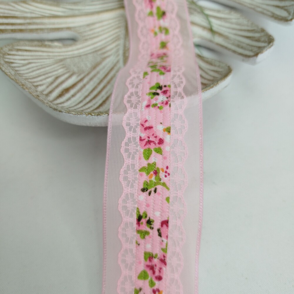 Fita Voil Rosa com Aplique de Rendas e Estampa de Flores - 38 mm
