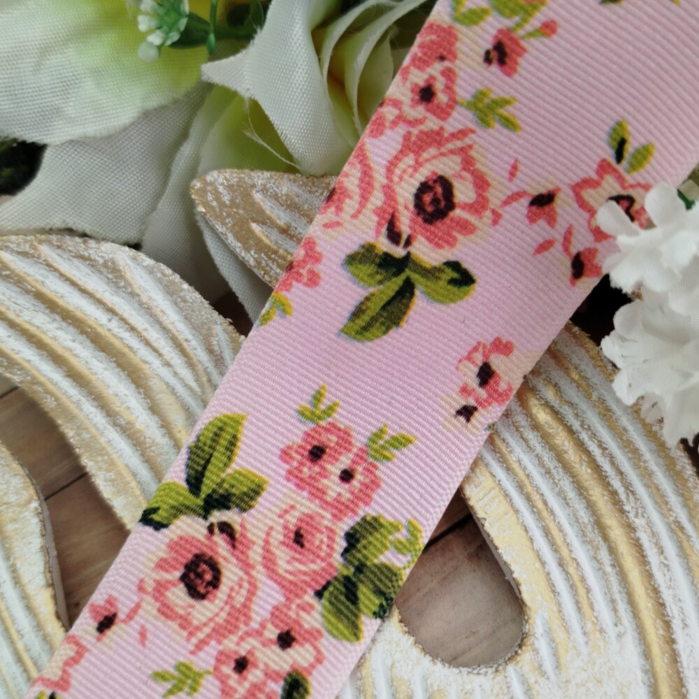 Fita Gorgurão 38mm No 09 Estampa Rosinhas Coral em Fundo Rosa