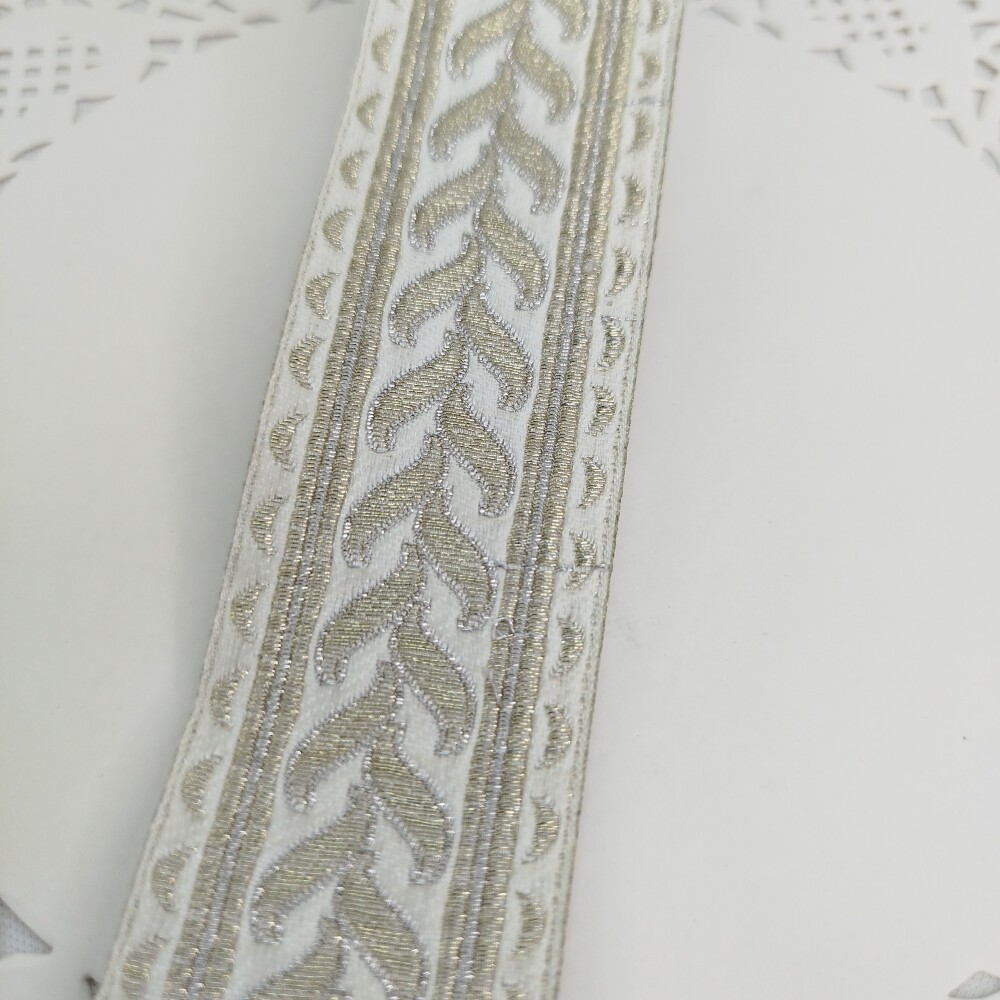 Galão Indiano Off White com Champanhe - Tira Romana  - Metro