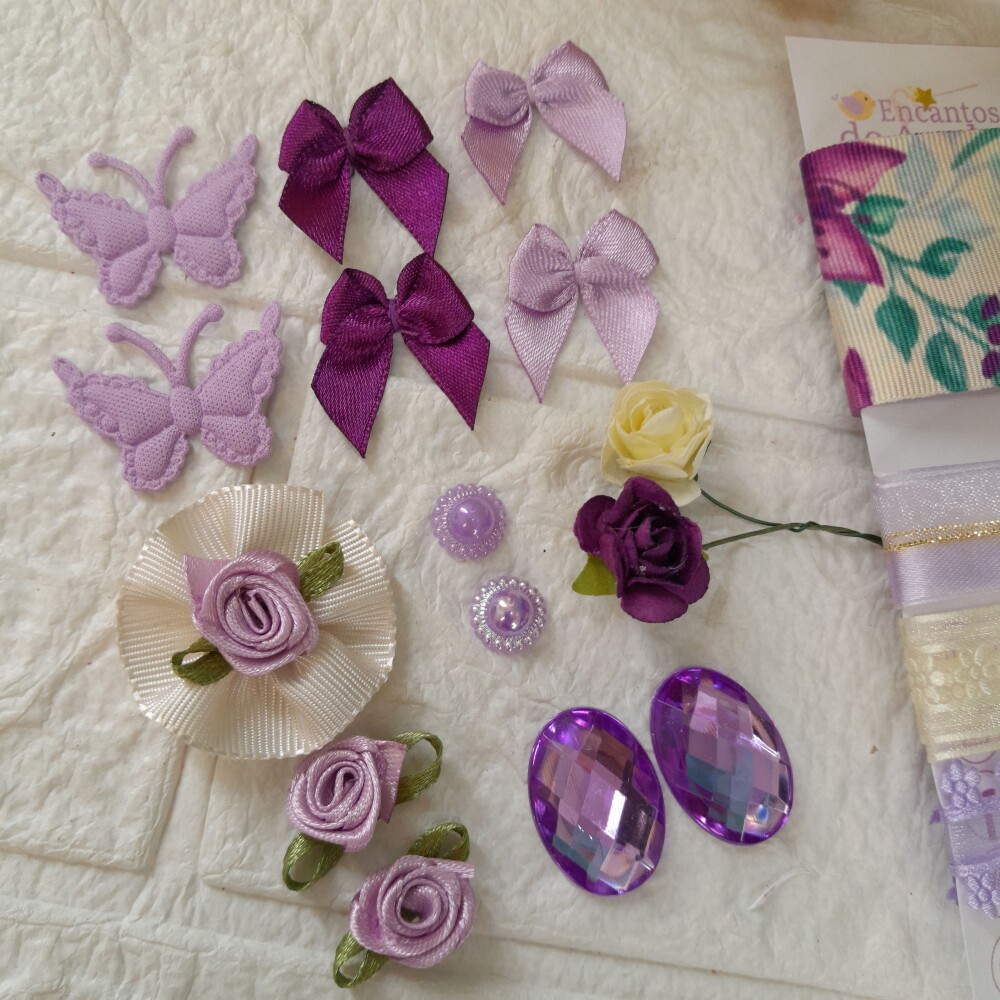 Kit de Fitas e Enfeites Coordenados Lilas, Roxo e Bege para scrap